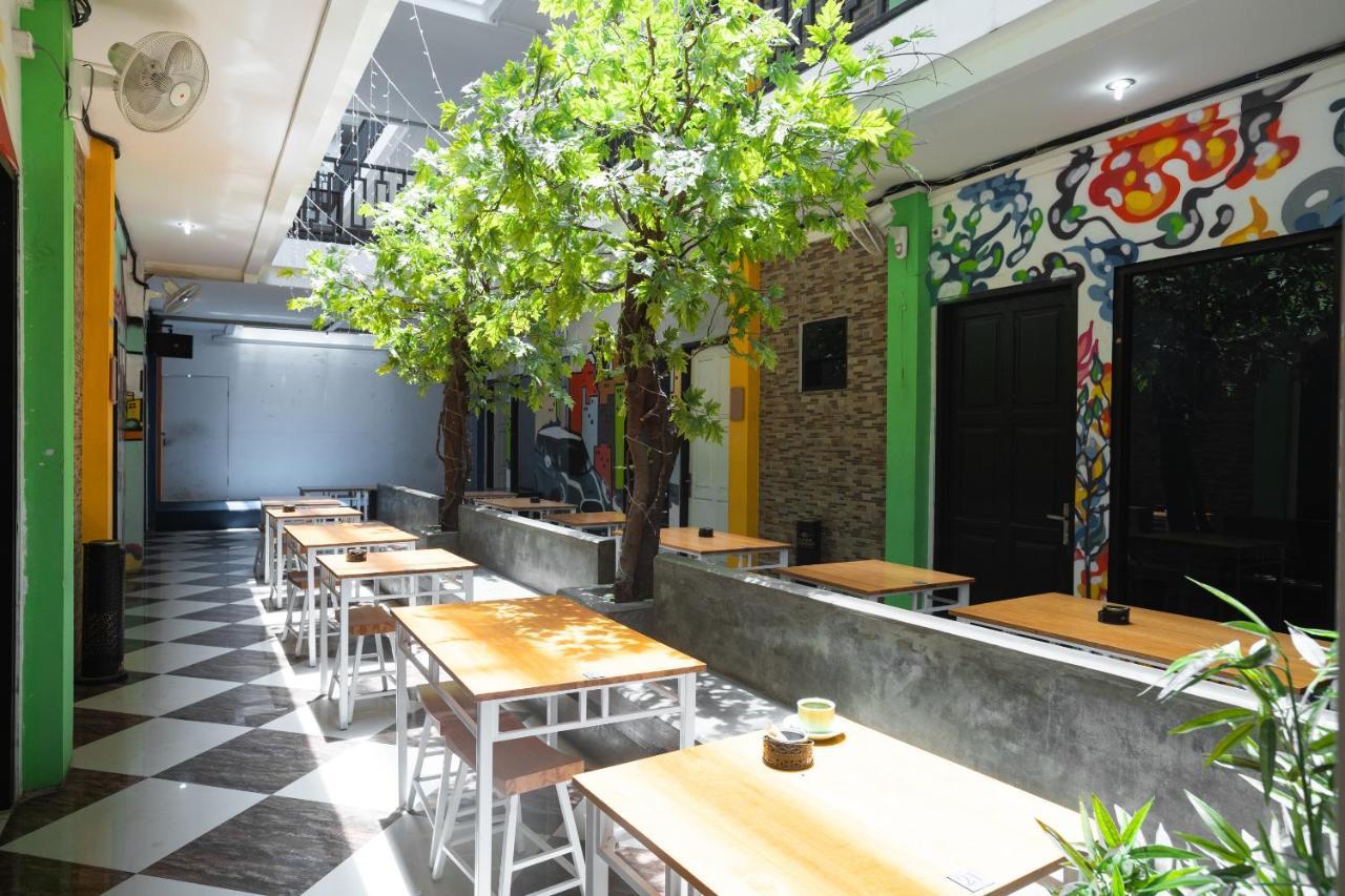 Oyo旗舰1575城市18号酒店 泗水 外观 照片