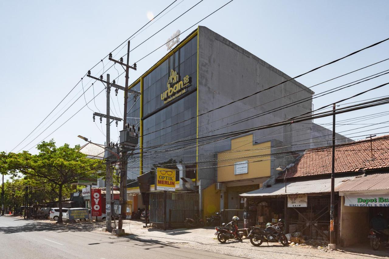 Oyo旗舰1575城市18号酒店 泗水 外观 照片